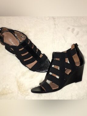 Donald J Pliner Black 3” patent leather zippered heel snakeskin accent 8